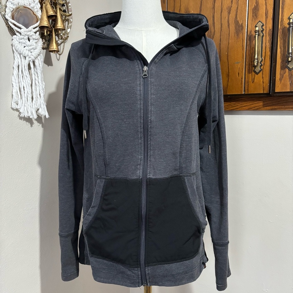 Energy Zone Zip Up Hooded Jacket Size Medium Thumb Holes Black Grey Sporty